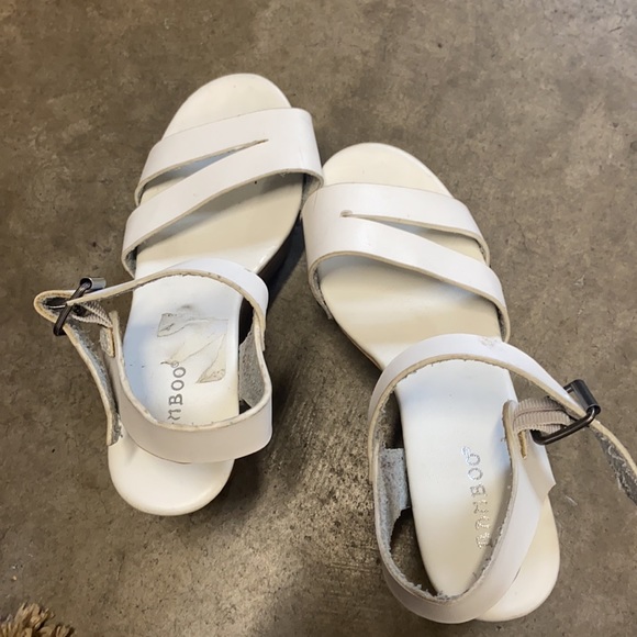 White platform wedges - Picture 3 of 3